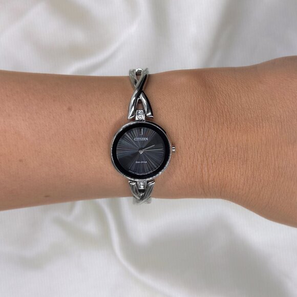Citizen Eco-Drive Axiom Women’s Watch EX1420-50E Silver Feminine Dainty Like New - Picture 3 of 9